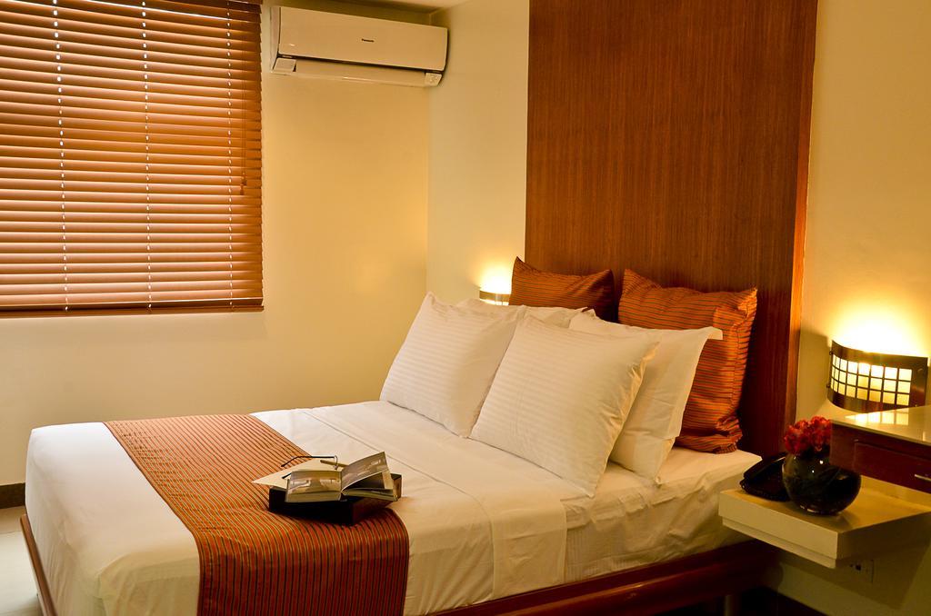 Pghi Hotel Quezon City Buitenkant foto