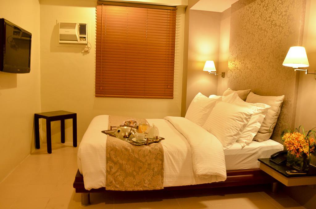 Pghi Hotel Quezon City Buitenkant foto