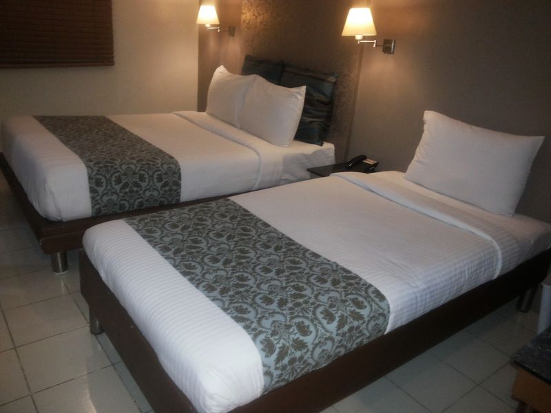 Pghi Hotel Quezon City Buitenkant foto