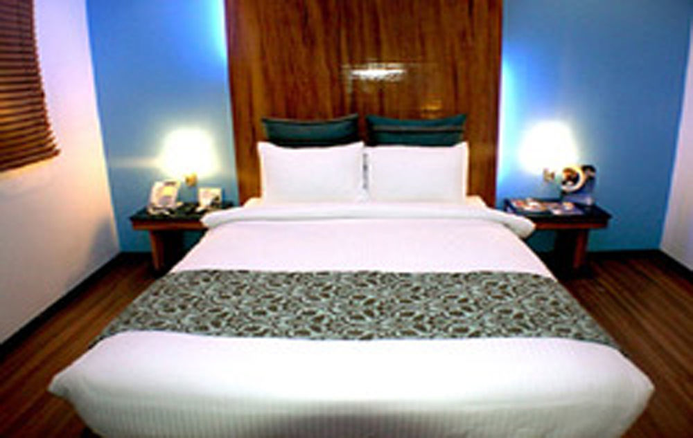 Pghi Hotel Quezon City Buitenkant foto