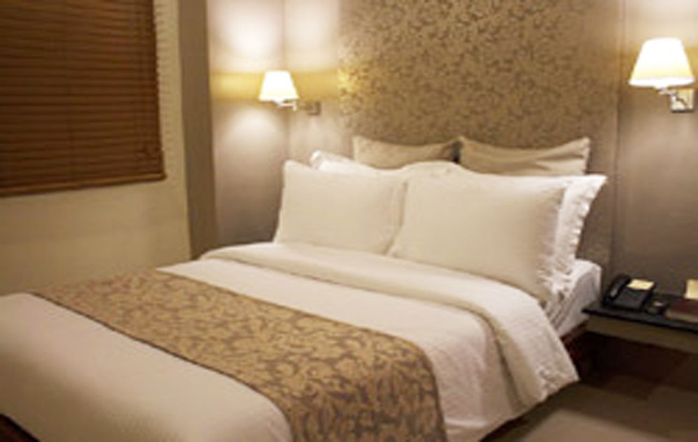 Pghi Hotel Quezon City Buitenkant foto