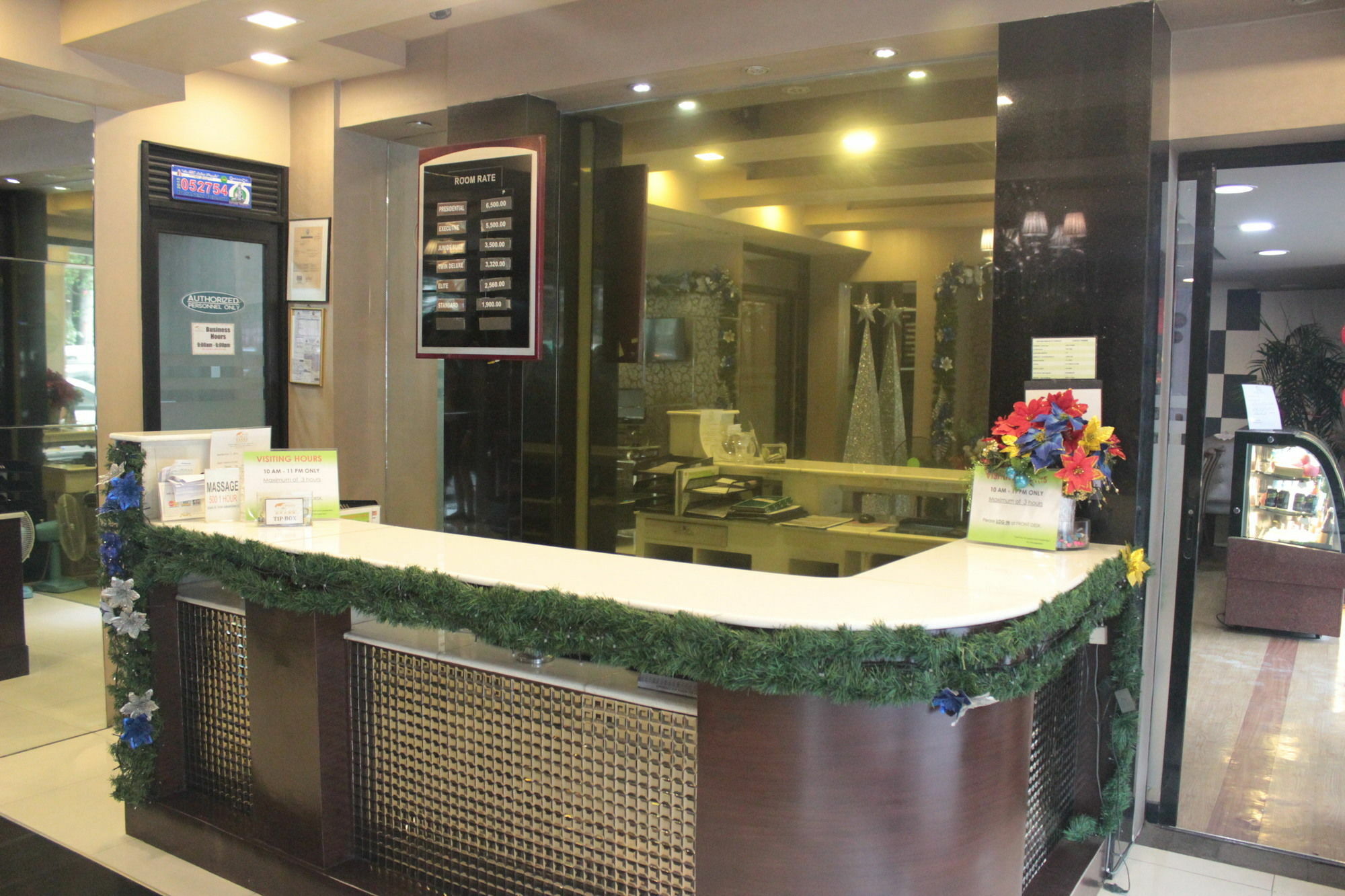 Pghi Hotel Quezon City Buitenkant foto